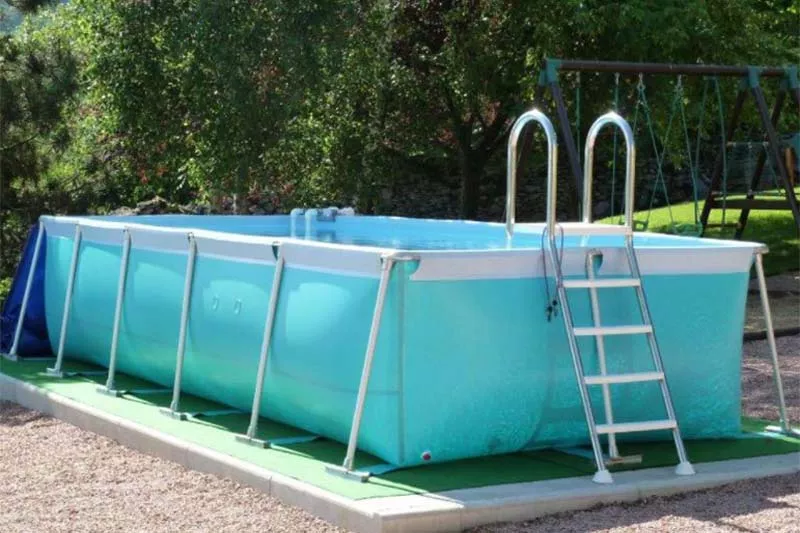 piscina-nerea-escalera-acero-inoxidable